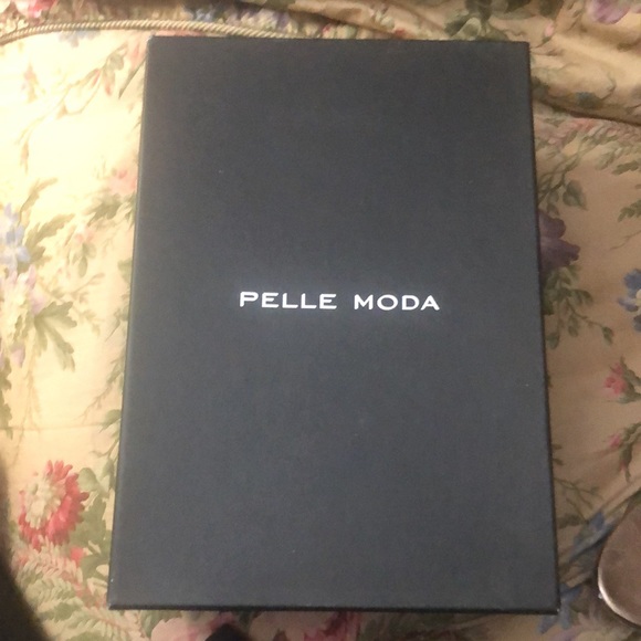 Pelle Moda Bette-TX Platinum Gold Woman’s size 10 dress shoe - Picture 6 of 9